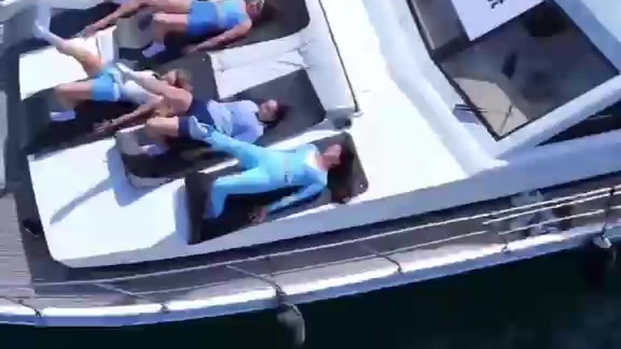 Teknede mat üzerinde esneme